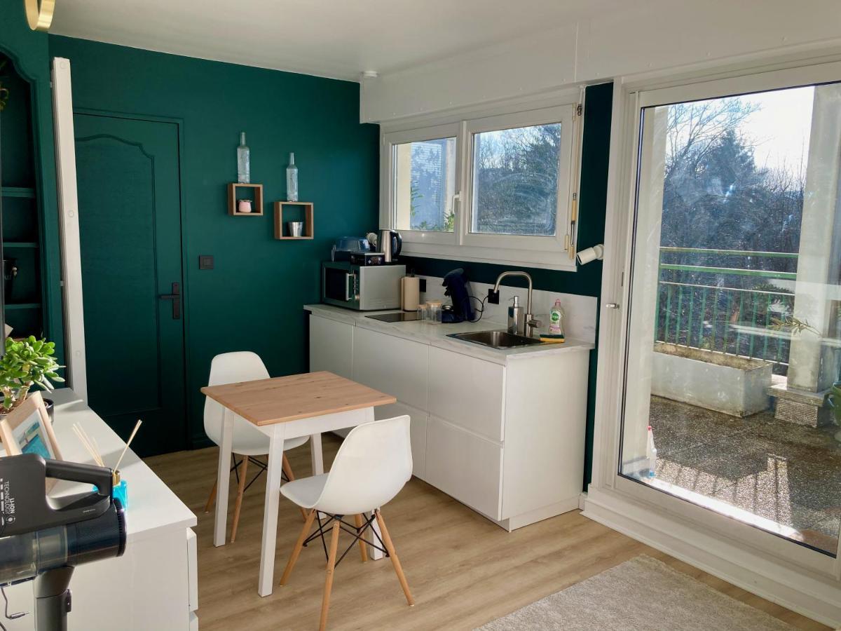 Appartement Avec Terrasse Et Parking Gratuit Accole Montbéliard Kültér fotó